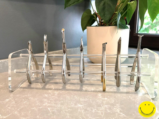 Ortam Orthodontics Pens Standı